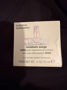Clinique Moisture Surge Hydrator - Cream with Silver Logo